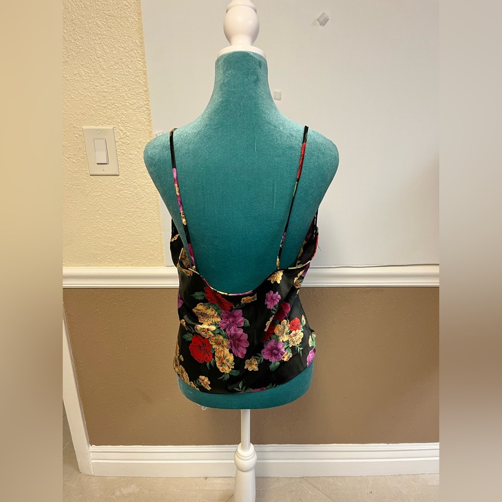 Vintage Gold Label Victoria Secret Floral Scallop Lace Cami Size Medium - Picture 5 of 6